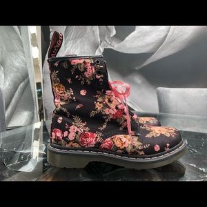 Dr marten floral boots with ribbon laces